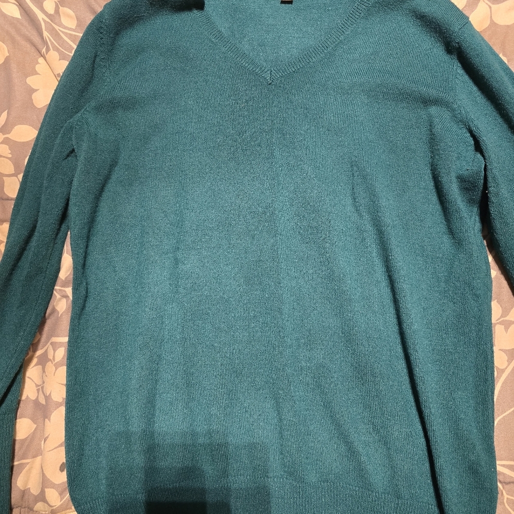 Sweater - Picture 4 of 4